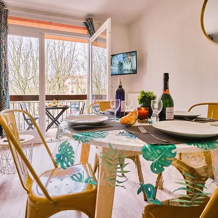Confort ! Climatisation, Centre-ville, Parking, Terrasse, Wifi, Netflix Apartamento Carcasona