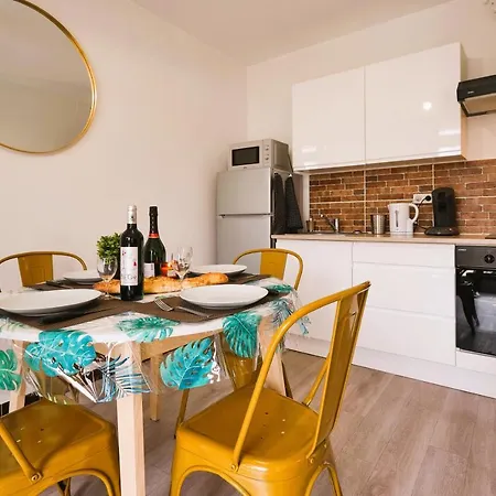 Apartamento Confort ! Climatisation, Centre-ville, Parking, Terrasse, Wifi, Netflix Carcasona
