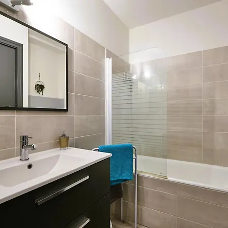 Confort ! Climatisation, Centre-ville, Parking, Terrasse, Wifi, Netflix Lägenhet Carcassonne