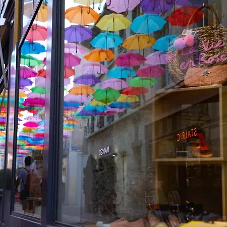 Confort ! Climatisation, Centre-ville, Parking, Terrasse, Wifi, Netflix * Carcasona