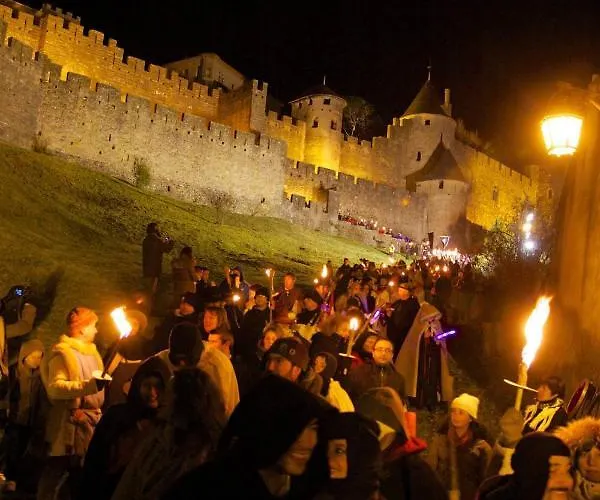 Apartament Confort ! Climatisation, Centre-ville, Parking, Terrasse, Wifi, Netflix Carcassonne