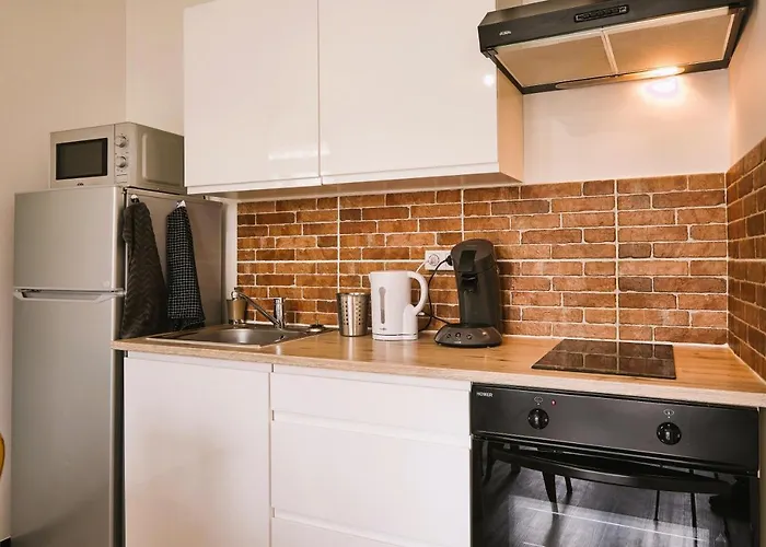 Confort ! Climatisation, Centre-ville, Parking, Terrasse, Wifi, Netflix Apartamento Carcasona